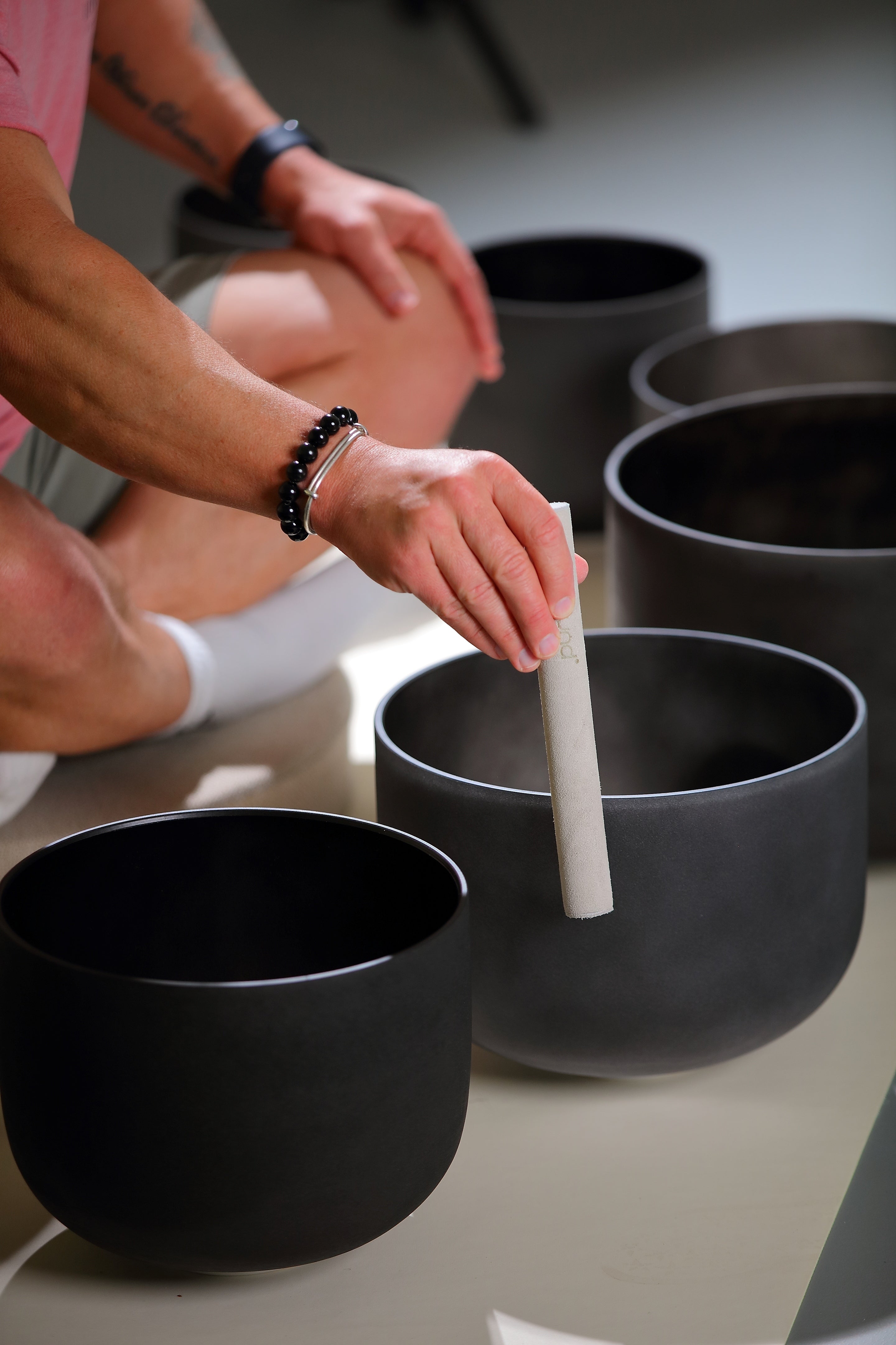 TOPFUND 432Hz Chakra Black D Note Crystal Singing Bowl Sacral 14 inch - TOPFUND Crystal Singing Bowl