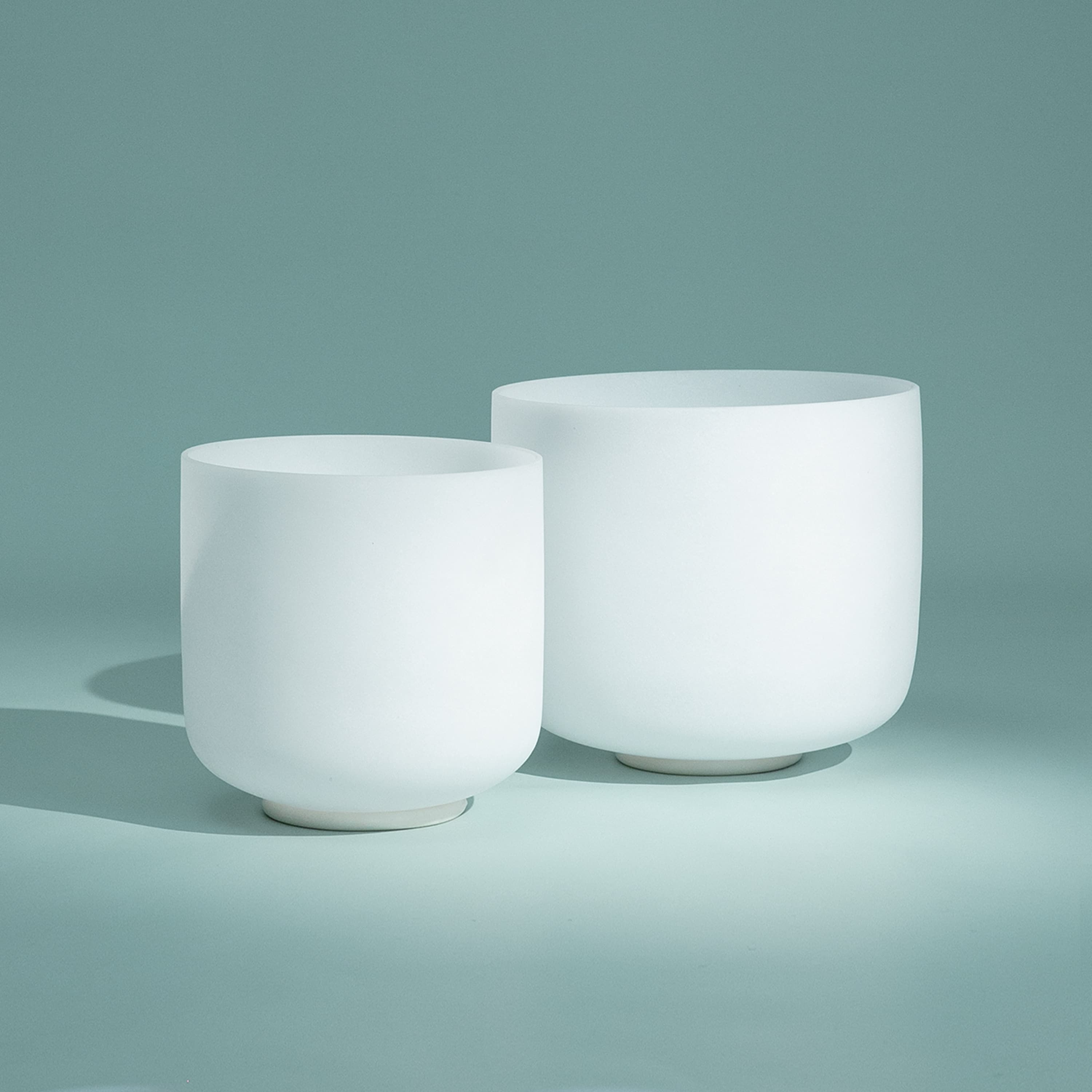 TOPFUND 7-9 inch Chakra Tuned Set of 2 Crystal Singing Bowls with Heavy Duty Singing Bowls Carrying Case (7" B + 9" F) - TOPFUND Crystal Singing Bowl